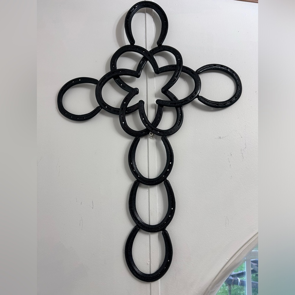 Horseshoe Cross